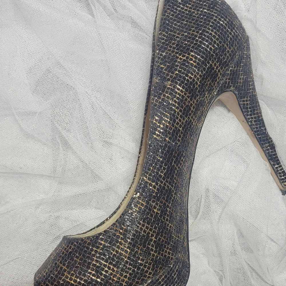 2/$40 Michael Kors metallic Blue , Gold Peep Toe Heels Used EUC..excellent Size9 - Picture 12 of 13